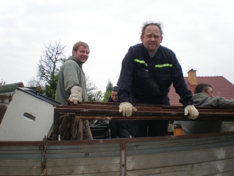 Sběr železného šrotu a úklid hasičárny 029