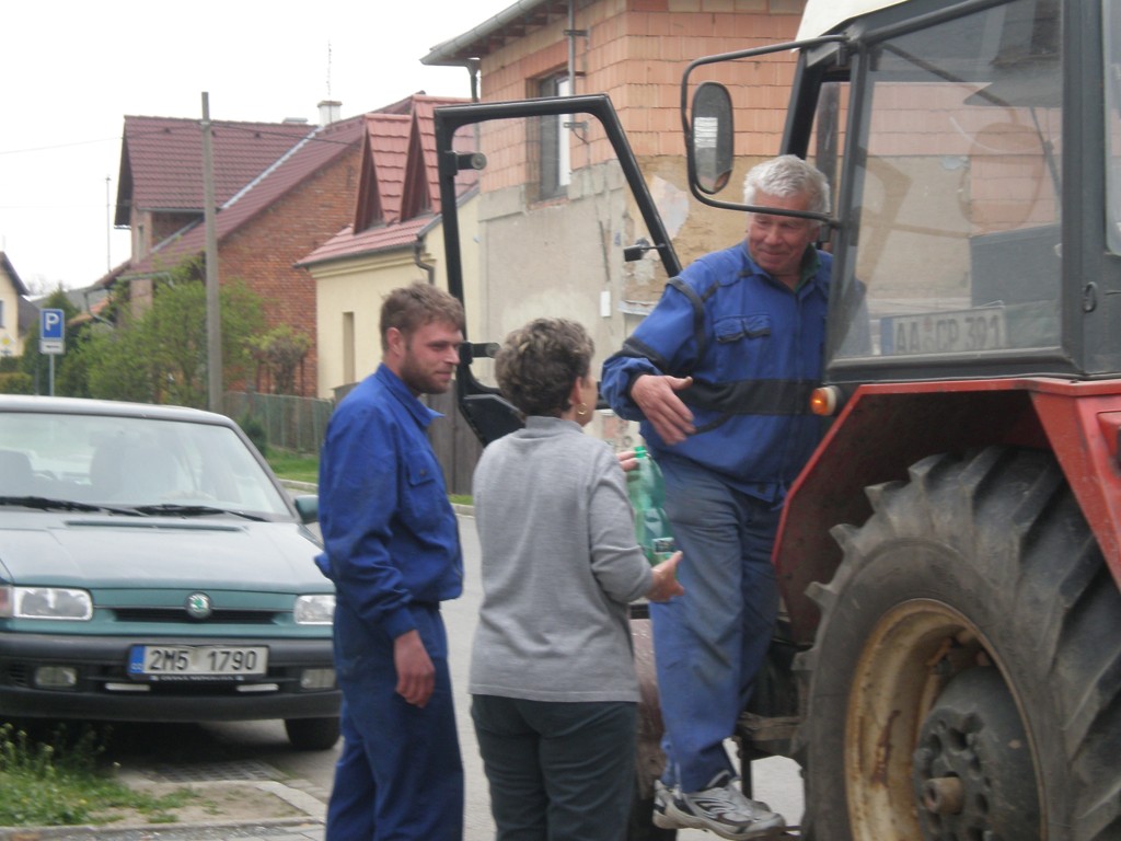 Sběr železného šrotu a úklid hasičárny 016